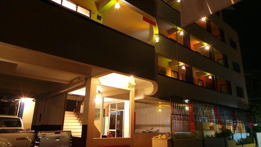 Phusiri Place Chiang Mai Esterno foto